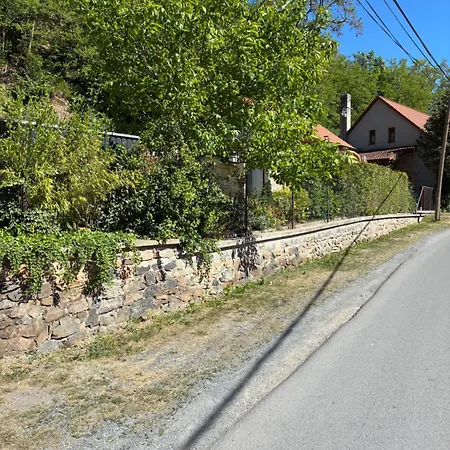 Se Zahradkou * Zbečno